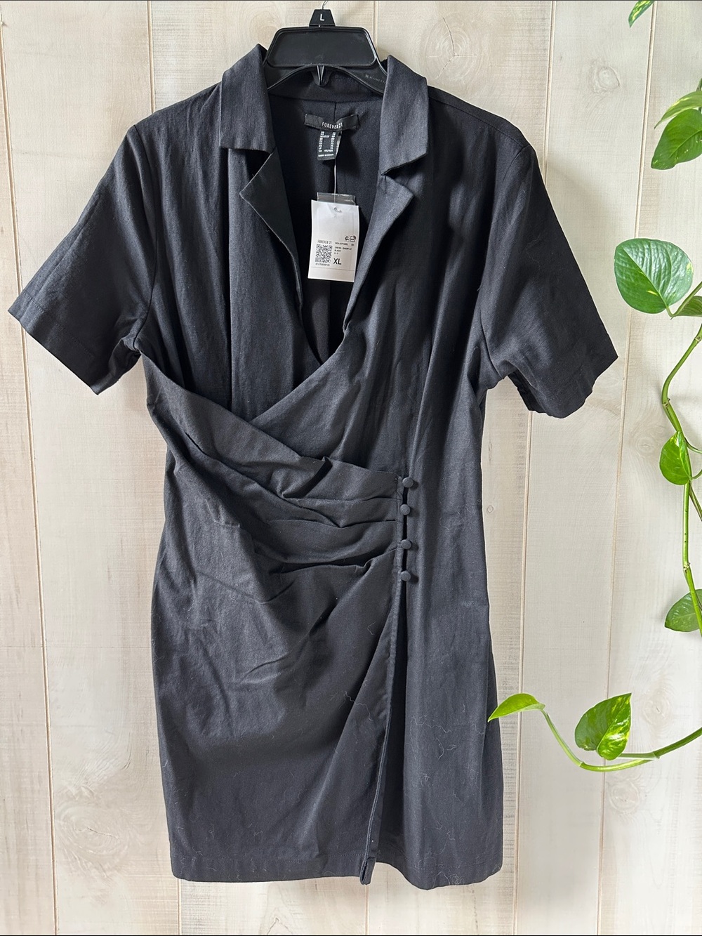 Women’s Black Wrap Short-Sleeve Dress - Brand Unspecified